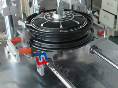 電動(dòng)車輪轂自動(dòng)鎖螺絲機(jī)